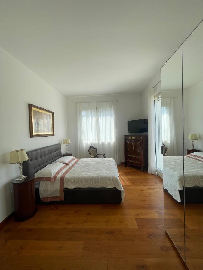 Villa Bianca A Few Steps By The Sea With Exclusive Garden & Jacuzzi ليفورنو المظهر الخارجي الصورة