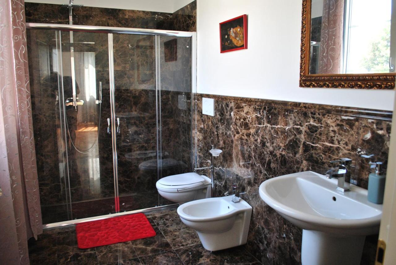 Villa Bianca A Few Steps By The Sea With Exclusive Garden & Jacuzzi ليفورنو المظهر الخارجي الصورة