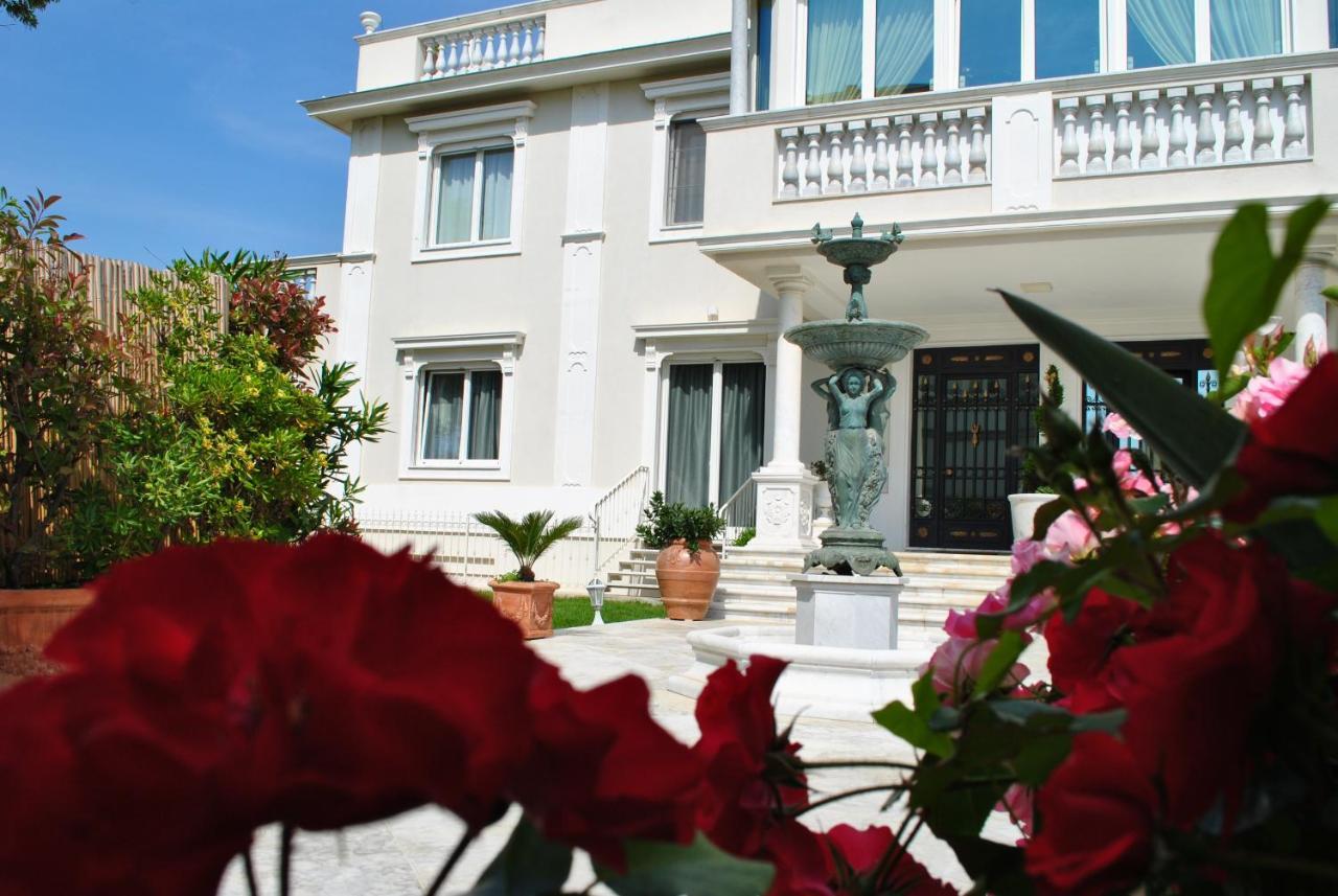 Villa Bianca A Few Steps By The Sea With Exclusive Garden & Jacuzzi ليفورنو المظهر الخارجي الصورة