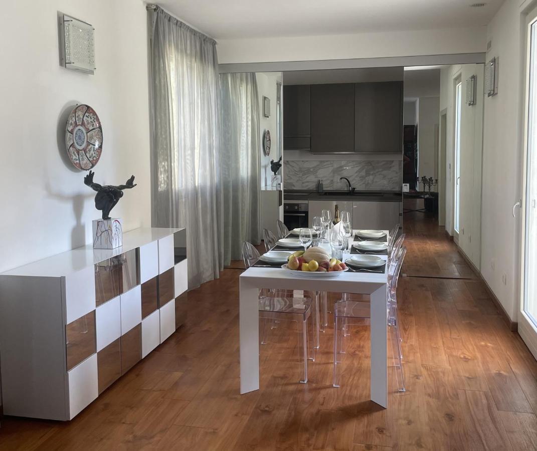 Villa Bianca A Few Steps By The Sea With Exclusive Garden & Jacuzzi ليفورنو المظهر الخارجي الصورة