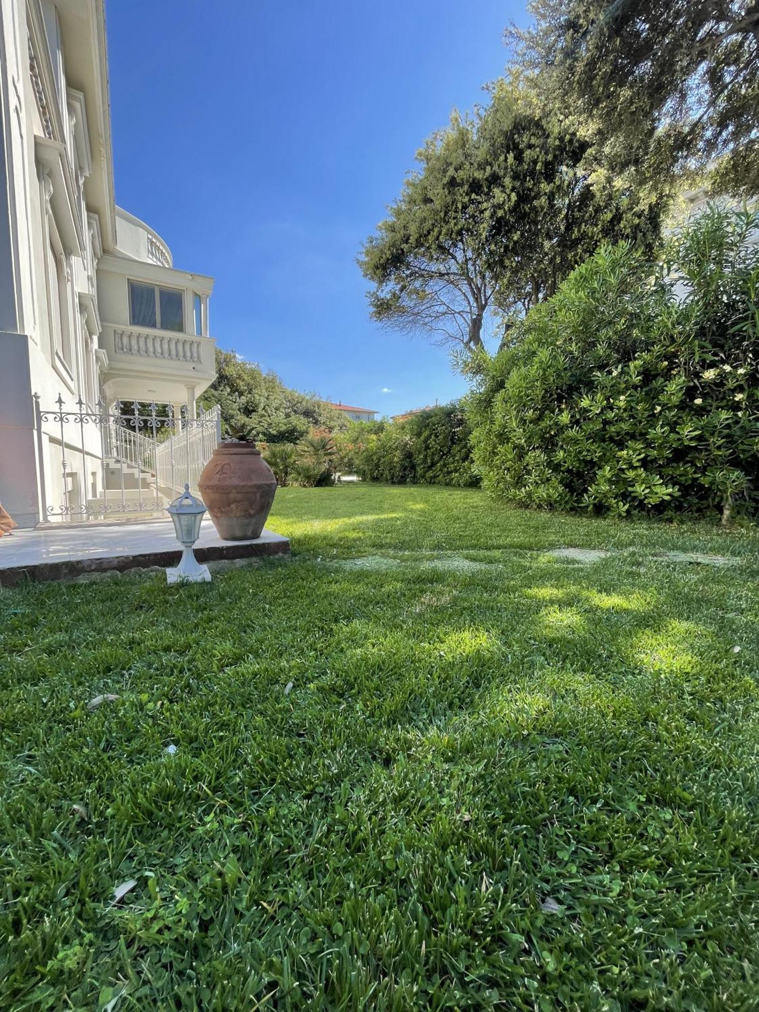 Villa Bianca A Few Steps By The Sea With Exclusive Garden & Jacuzzi ليفورنو المظهر الخارجي الصورة